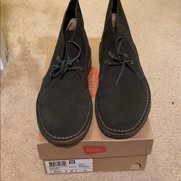 Clark’s Loden green desert boots - Picture 1 of 8